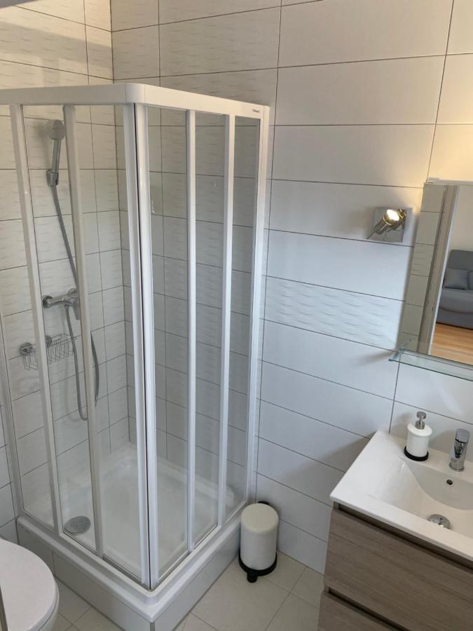 Pingvin Cukraszda Apartman Felso Szint Balatonmariafurdo Exterior photo